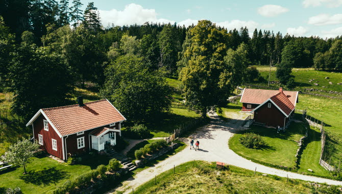 Hike at Sjuhäradsleden