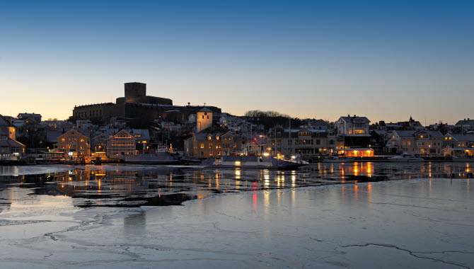 Vintervy över Marstrand