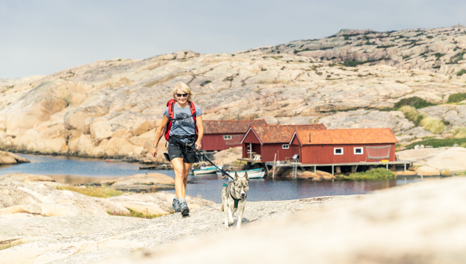Hiker at Kuststigen