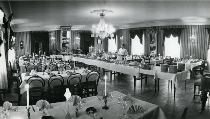 Hotell Royals matsal i Hjo, tidigt 1960-tal.